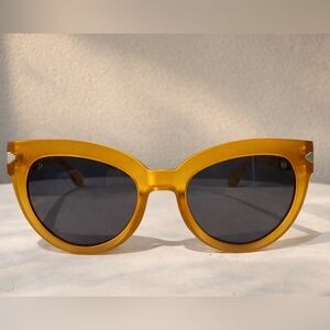 Karün Sunglasses – Honey Amber Frame – Sustainable Eyewear – EUC